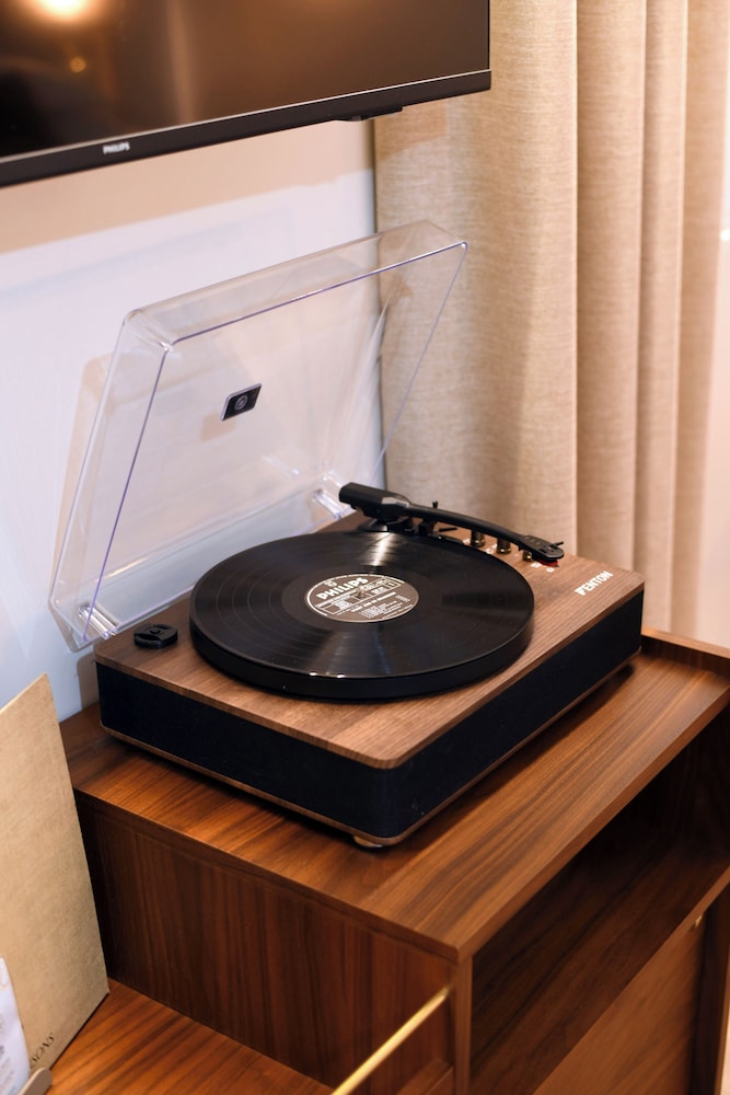 Hotel Rotonde 10/73