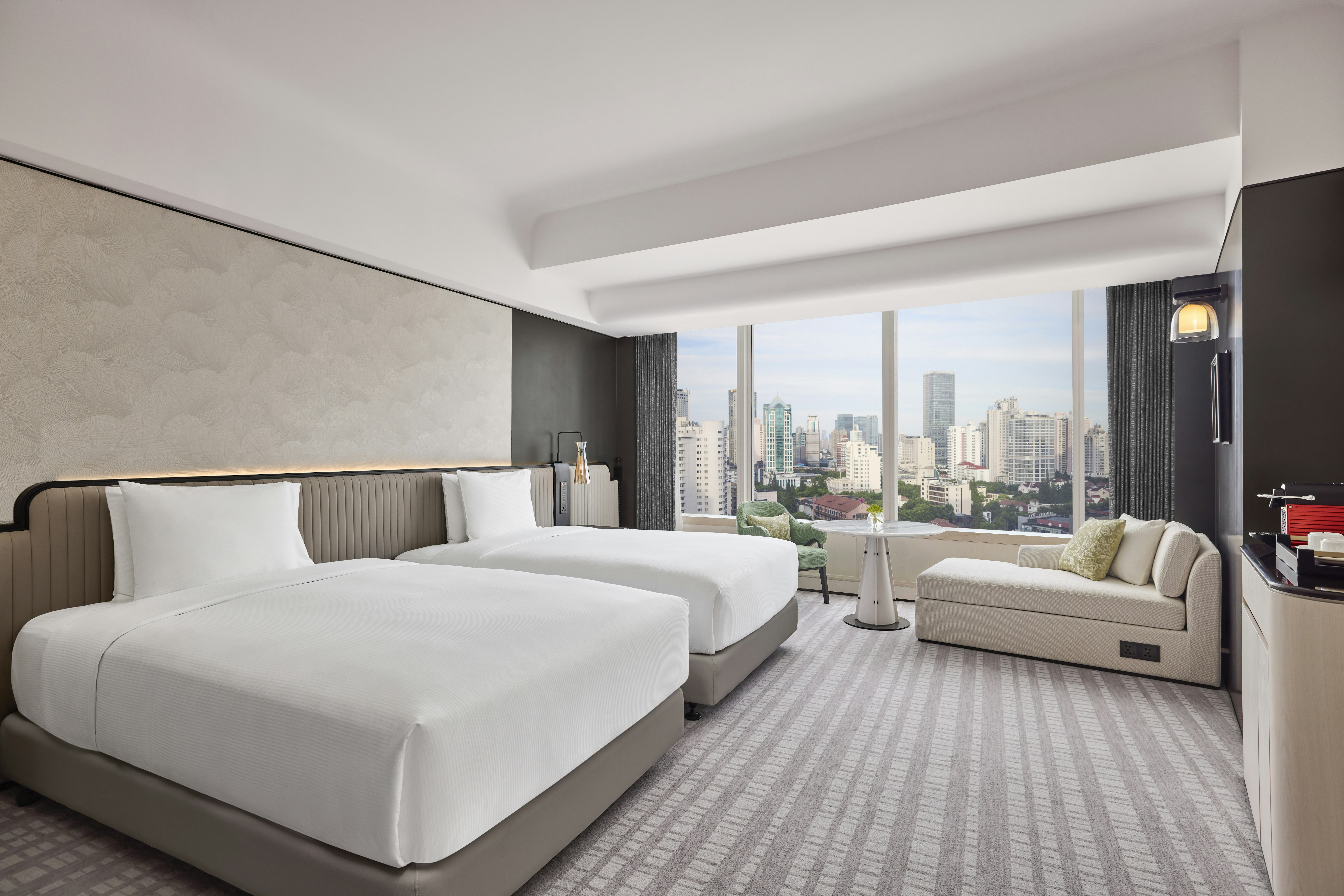 EXECUTIVE, TWIN BEDS