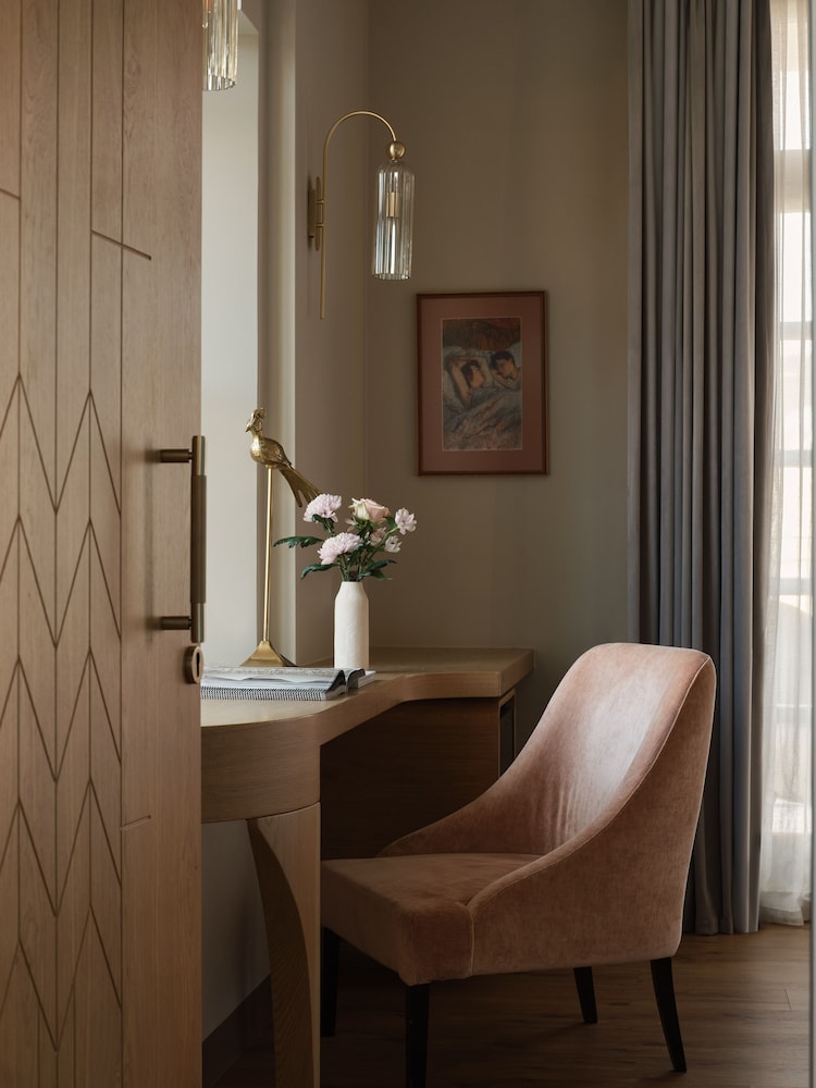 Domus Blanc Boutique Hotel 44/60