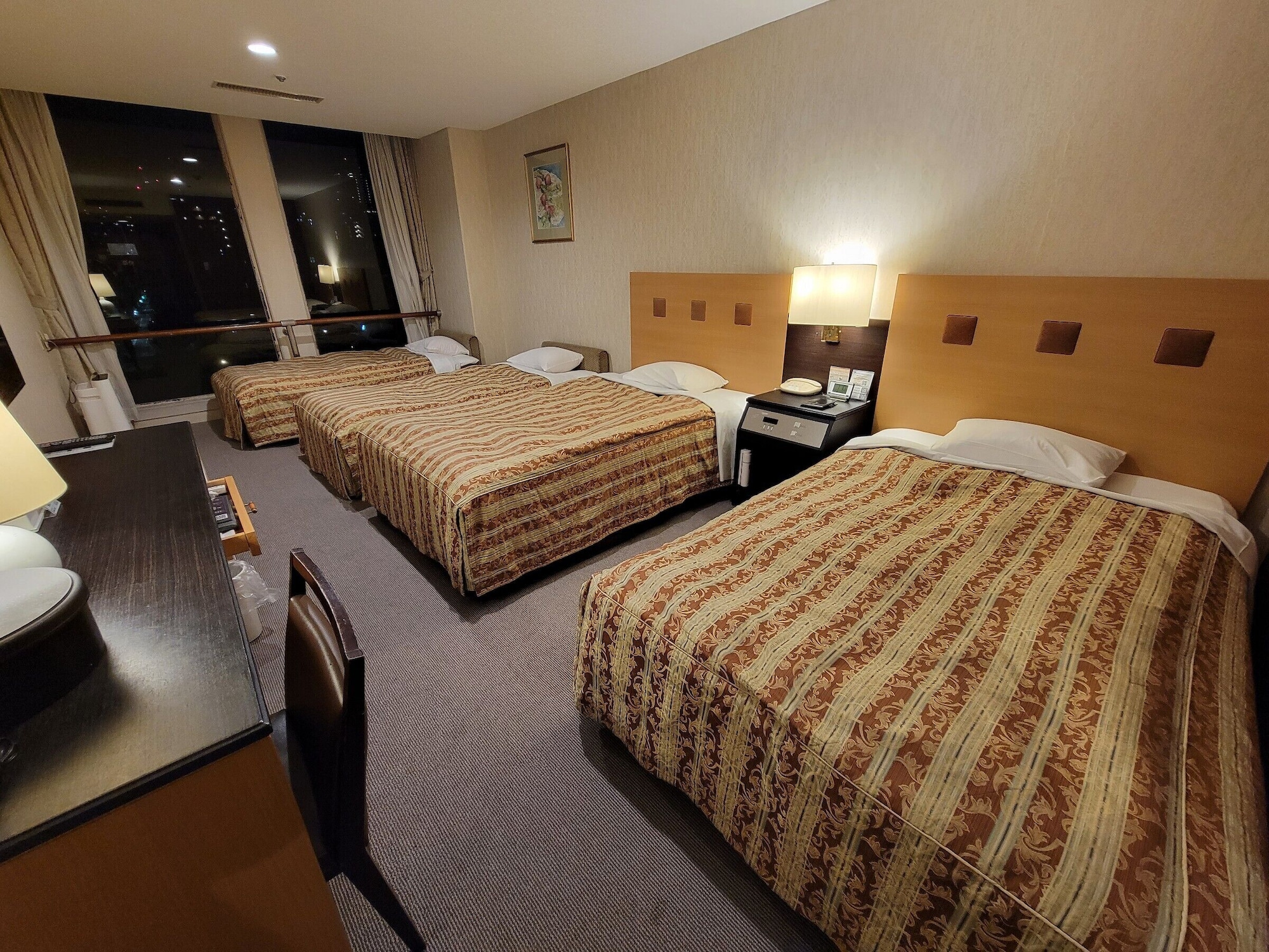 ROOM, QUADRUPLE