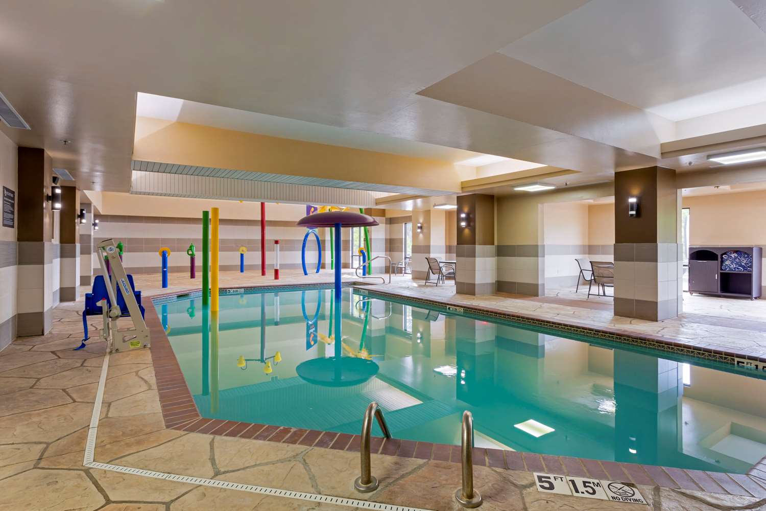 Comfort Suites Little Rock West 18/19