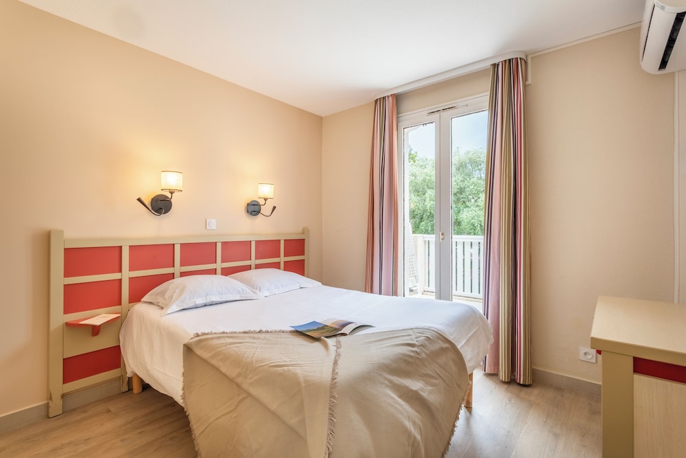 1 Bedroom, Renovated, Apartment, Alcove, Balcony or Terrace