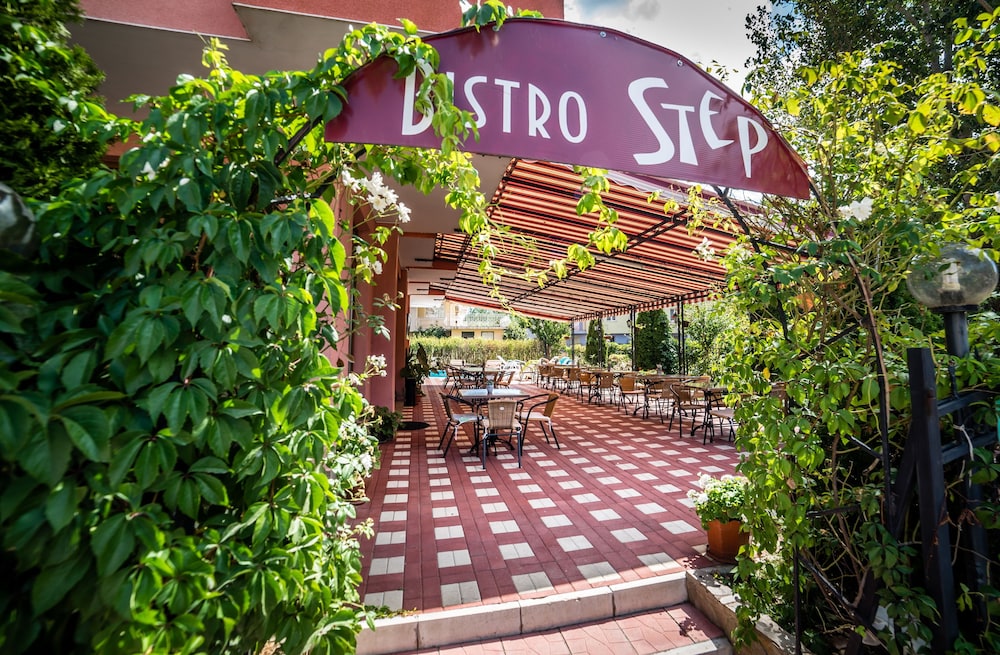 Step Hotel 6/45