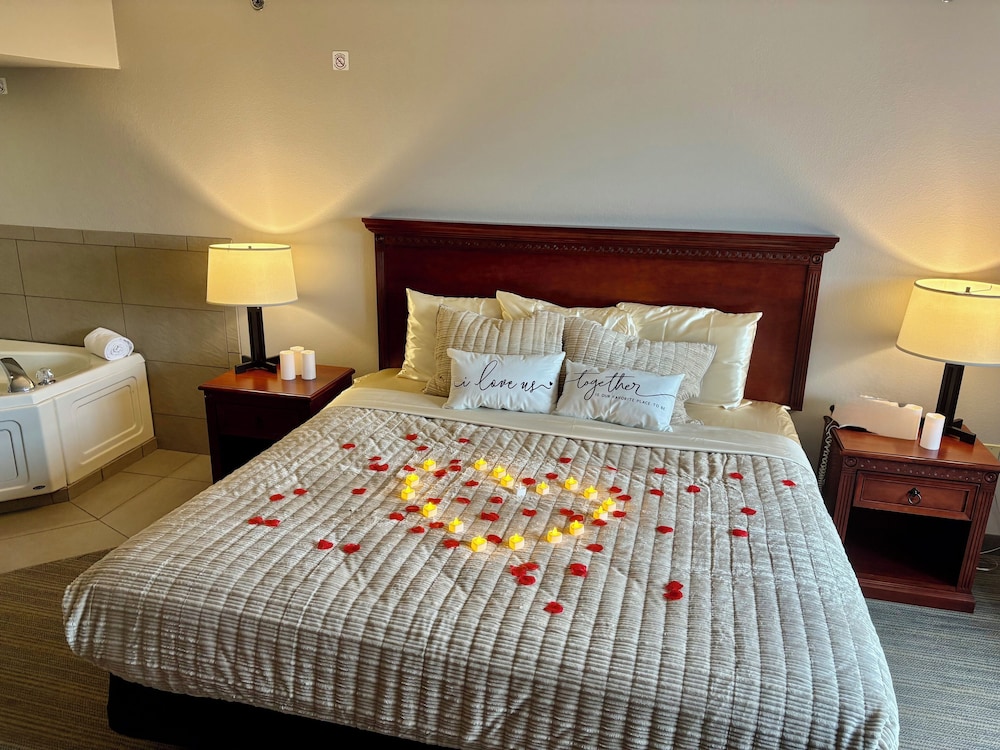 Marinette WI Hotel 12/50
