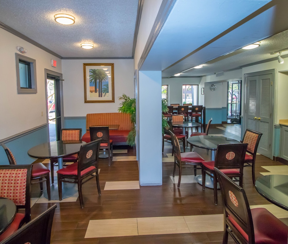 Sweet Dream Inn - University Park 28/33