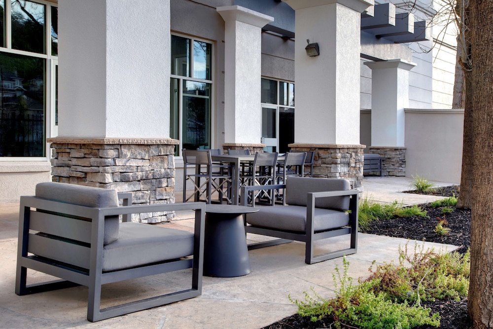 Embassy Suites by Hilton San Rafael at Marin Center 29/64