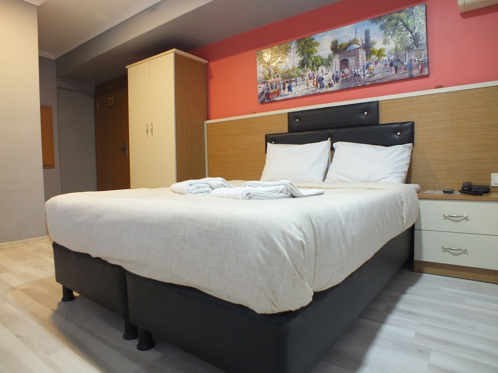 Naila Hotel 13/69
