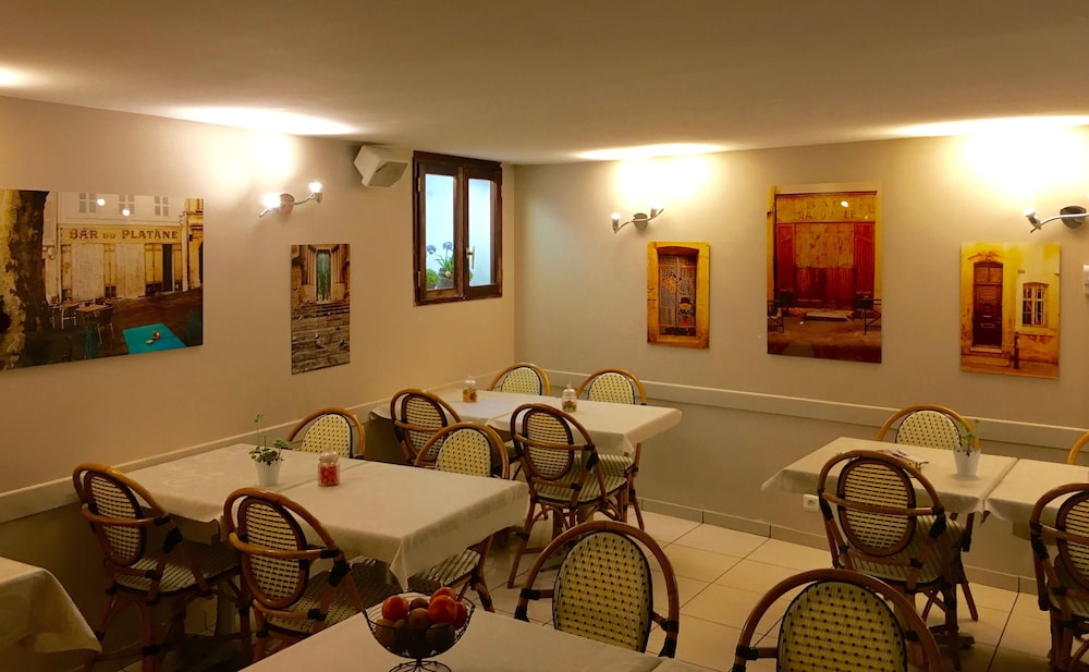 Brit Hotel Bosquet 22/27