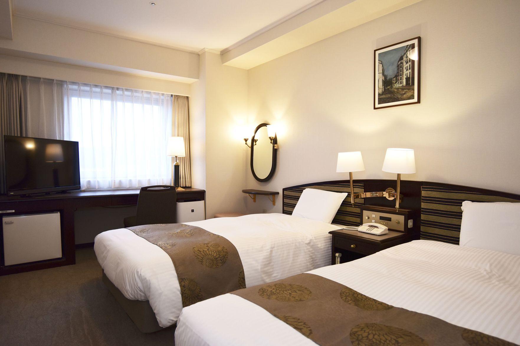 2 Bedrooms, Adjoining, 4 Beds, Twin Beds