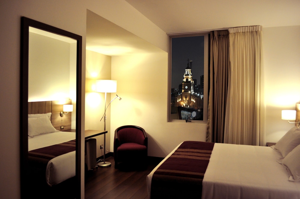 AKU HOTELS 23/69