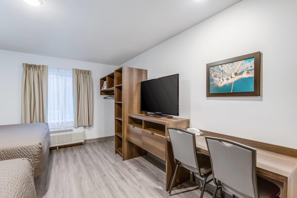 WoodSpring Suites Novi Farmington 31/47