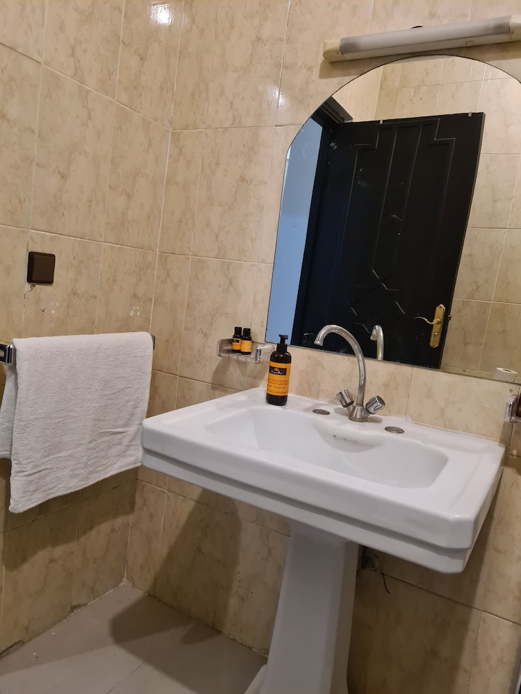 Appart Hotel Larbi 42/45
