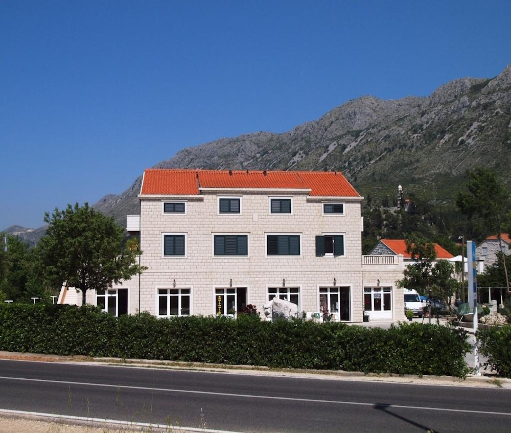 Apartments Dubelj 1/66