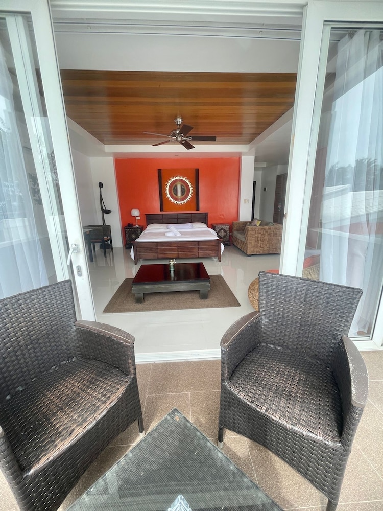 Calypso Beach Dive Resort 57/76