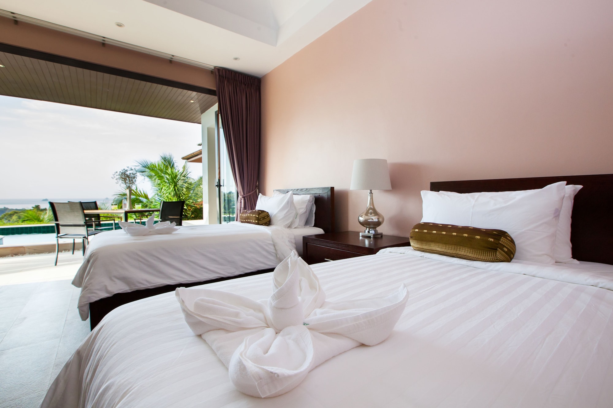3 BEDROOMS, VILLA