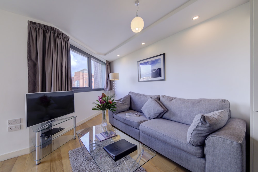 Cleyro Serviced Apartments - Finzels Reach 38/50
