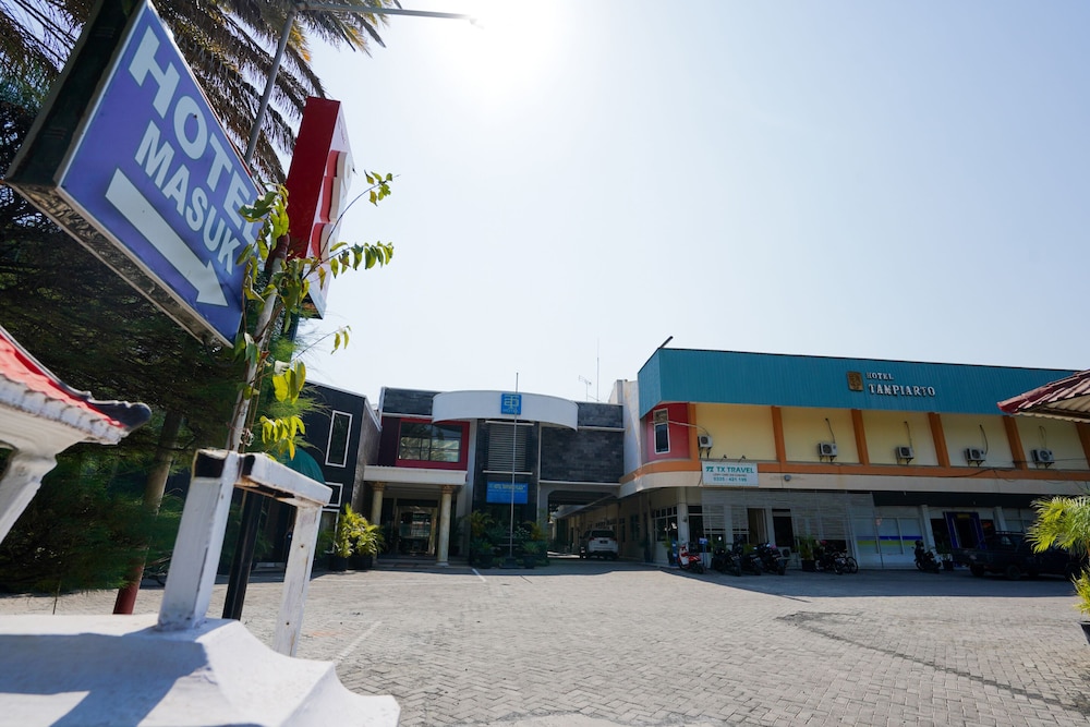 OYO 1652 Hotel Tampiarto 3/35
