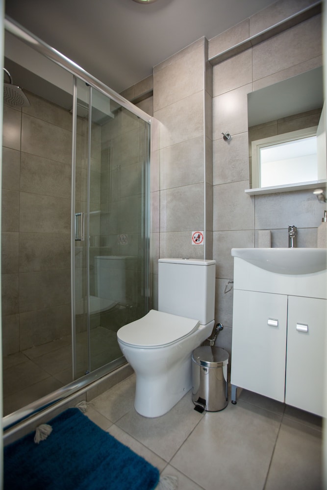 Raise Boutique Rooms in Center of Athens 19/23