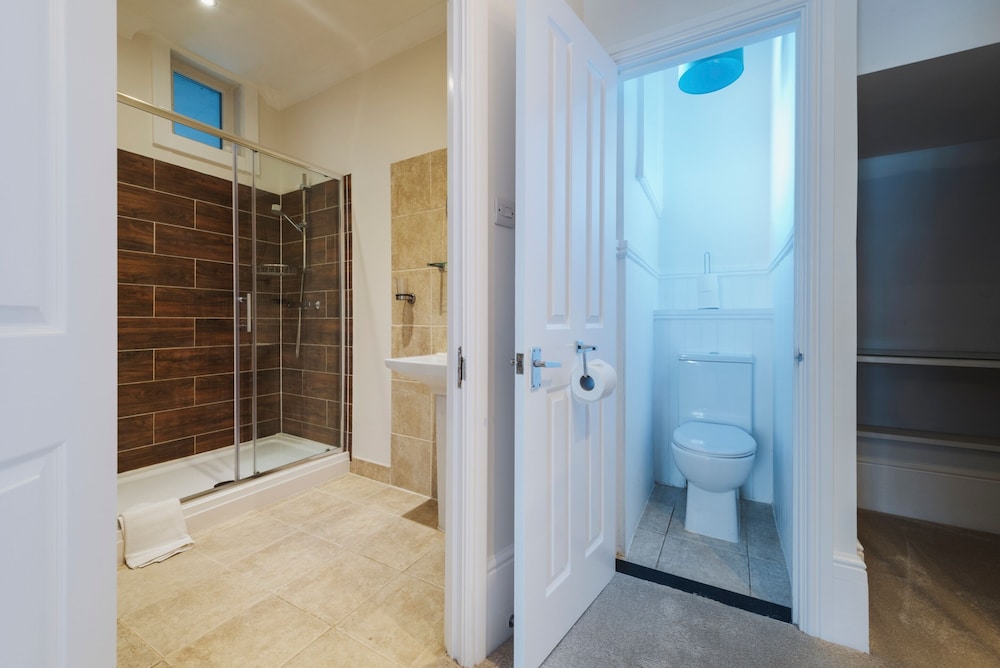 Somerset House Boutique Hotel 48/50