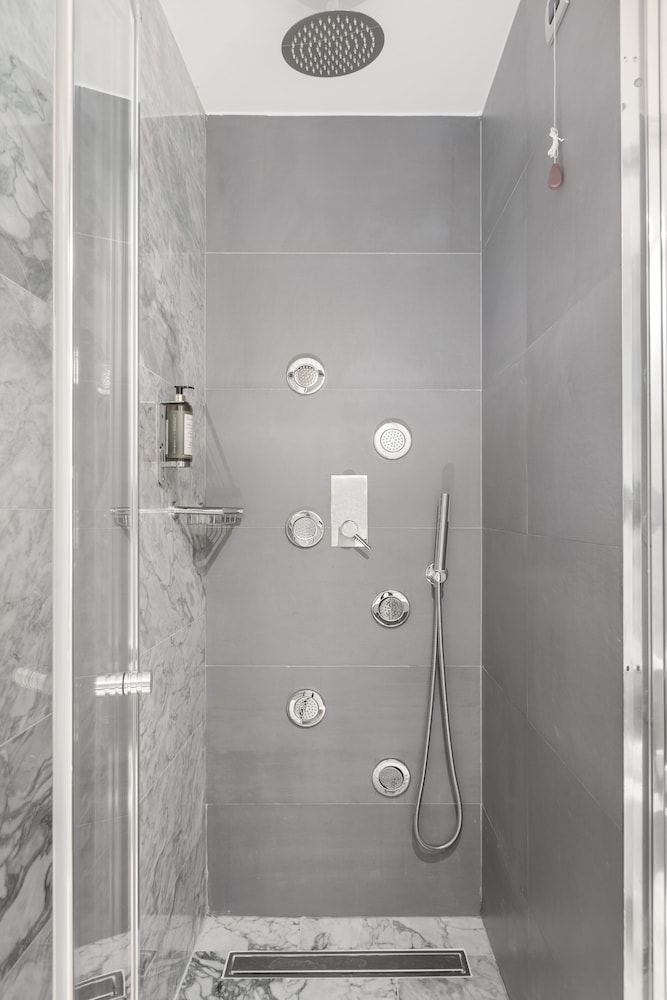 Carpe Diem Boutique Hotel 48/50