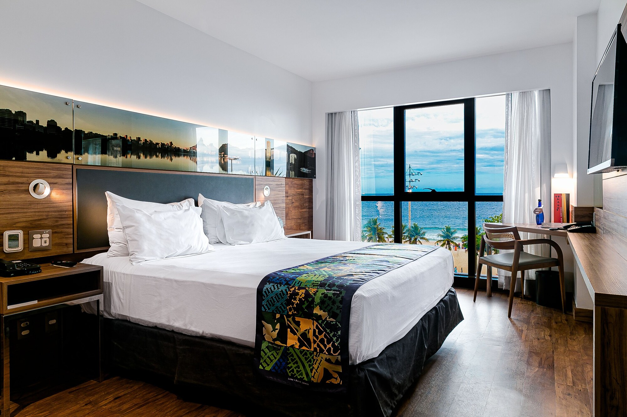 DELUXE, DOUBLE BED, SEA VIEW