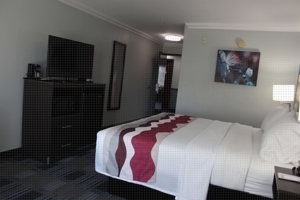 Best Western Medical Center North Inn and Suites Near Six Flags 20/37