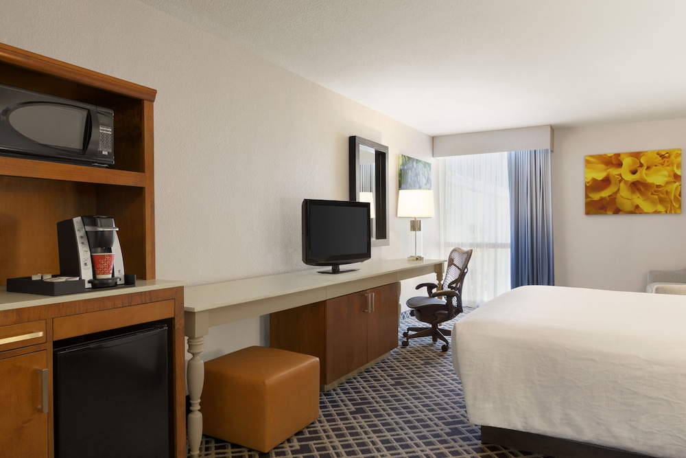Hilton Garden Inn Dallas/Market Center 10/53