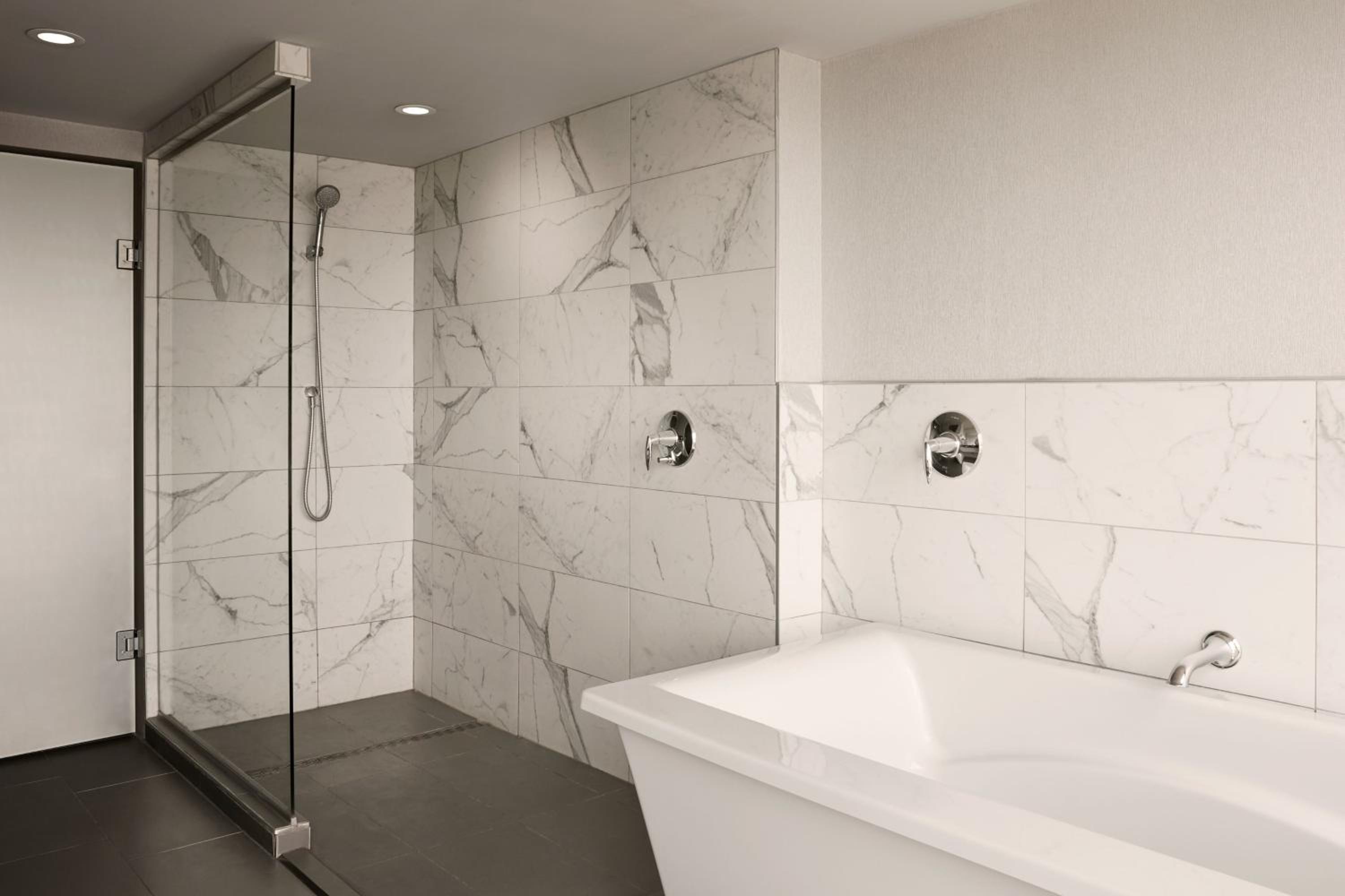 Suite, Us Falls View, Corner، Sheraton Fallsview Hotel 2/3