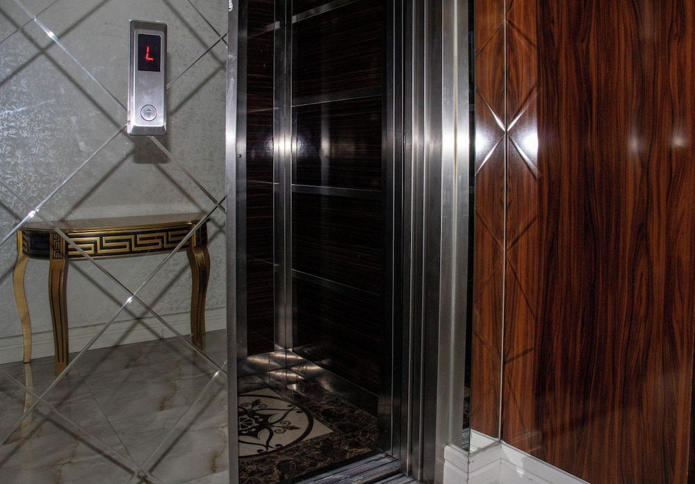 Sahra Airport Hotel 37/56