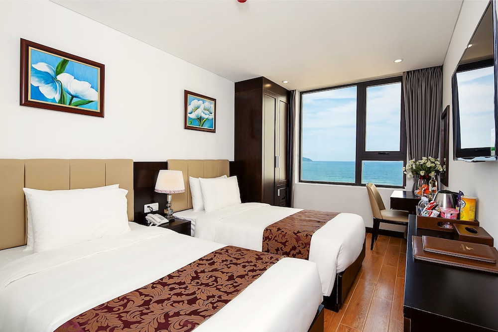 SUPERIOR, TWIN BEDS, SEA VIEW