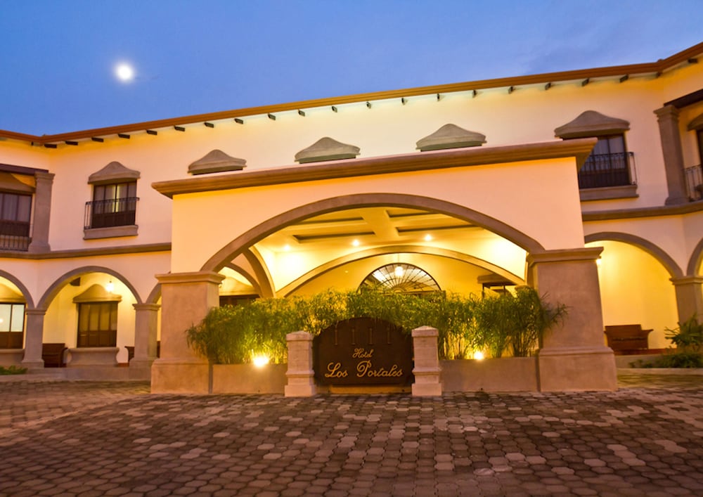 Hotel Los Portales 2/50
