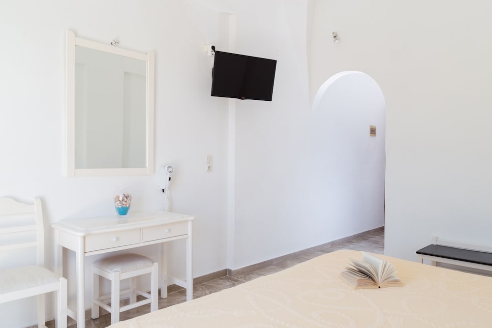 Areti Hotel 35/49