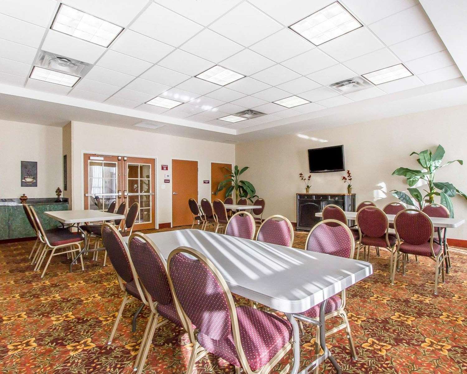 Spark by Hilton Shawnee Hotel 34/34