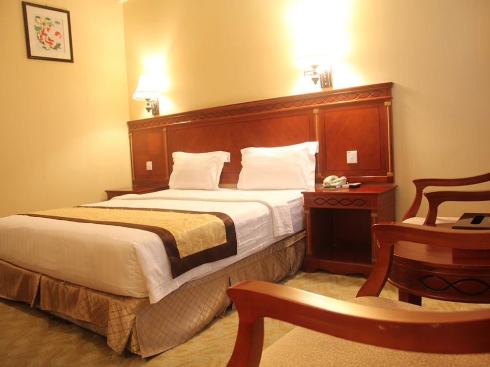 MB Hotel 12/47