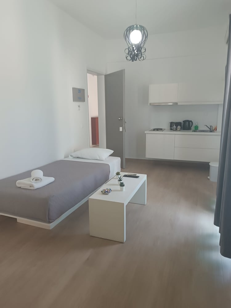 1 BEDROOM, APARTMENT