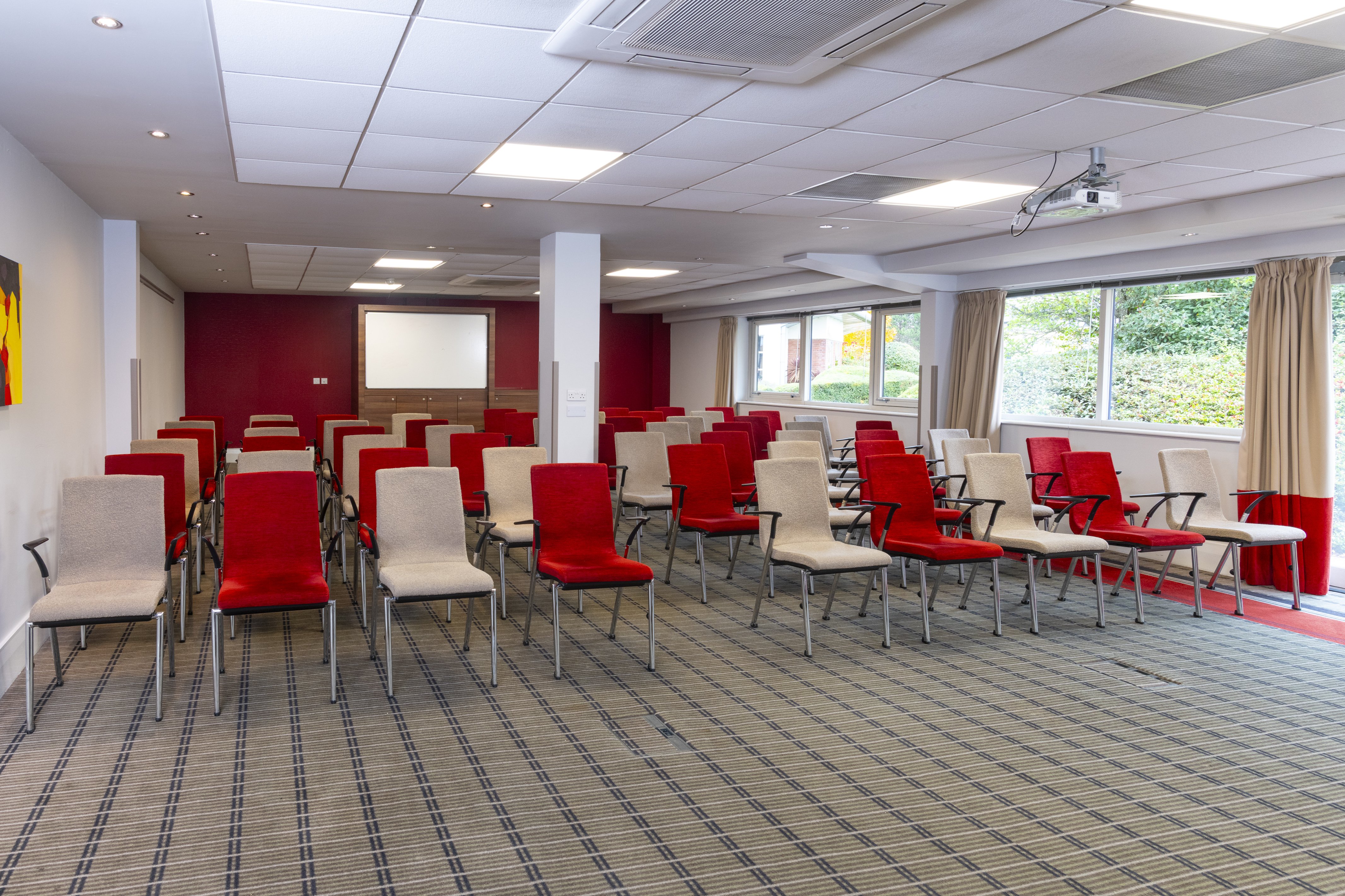 Holiday Inn Express Northampton - South, an IHG Hotel 60/64