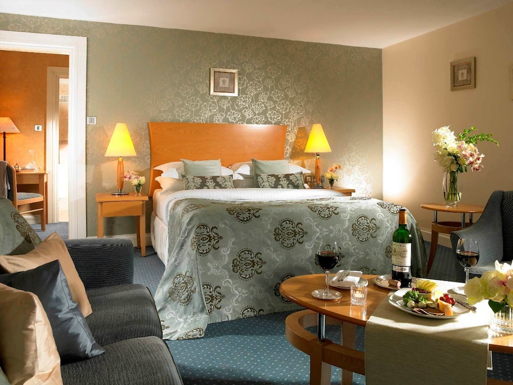 Westport Coast Hotel 38/75