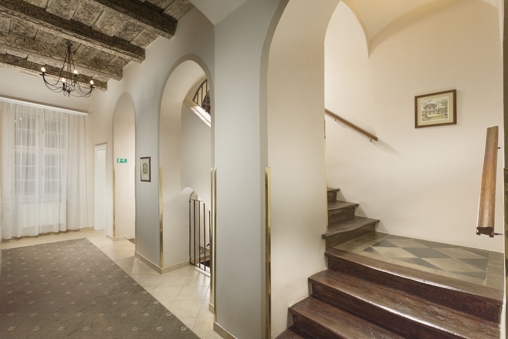 Hotel Pod Vezi 60/60
