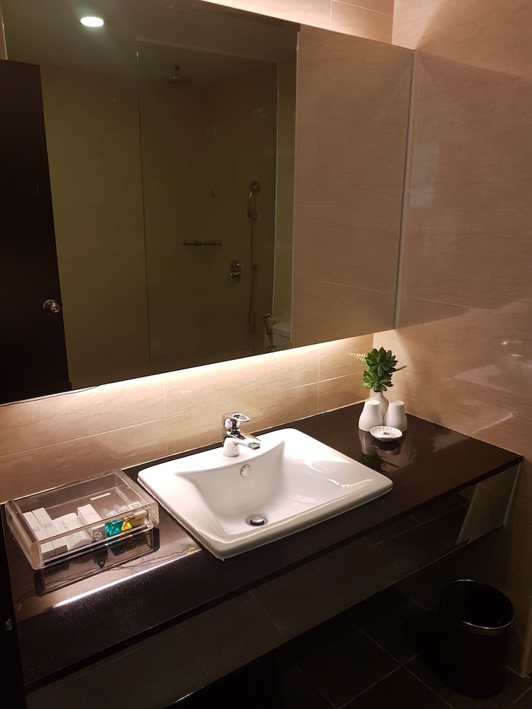 Pan Borneo Hotel Kota Kinabalu 66/66