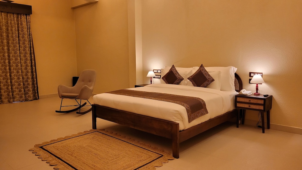 Kashi Anandam Signature Collection by Eight Continents 10/33
