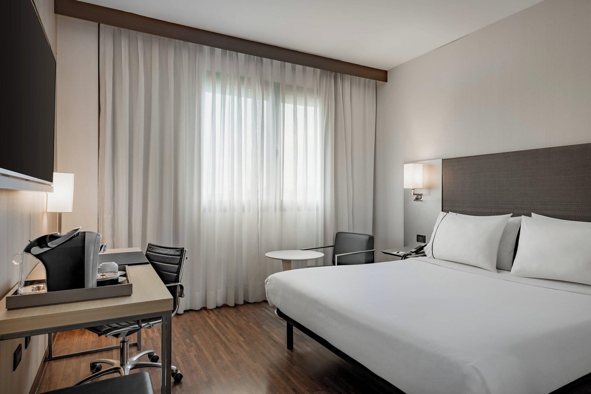 Room, King Bed