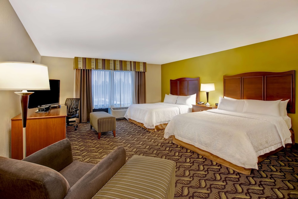 Hampton Inn Dekalb Near The University 17/41