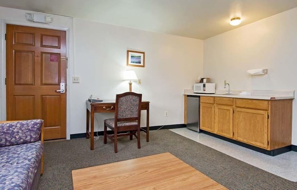 Sequim Bay Lodge 7/43