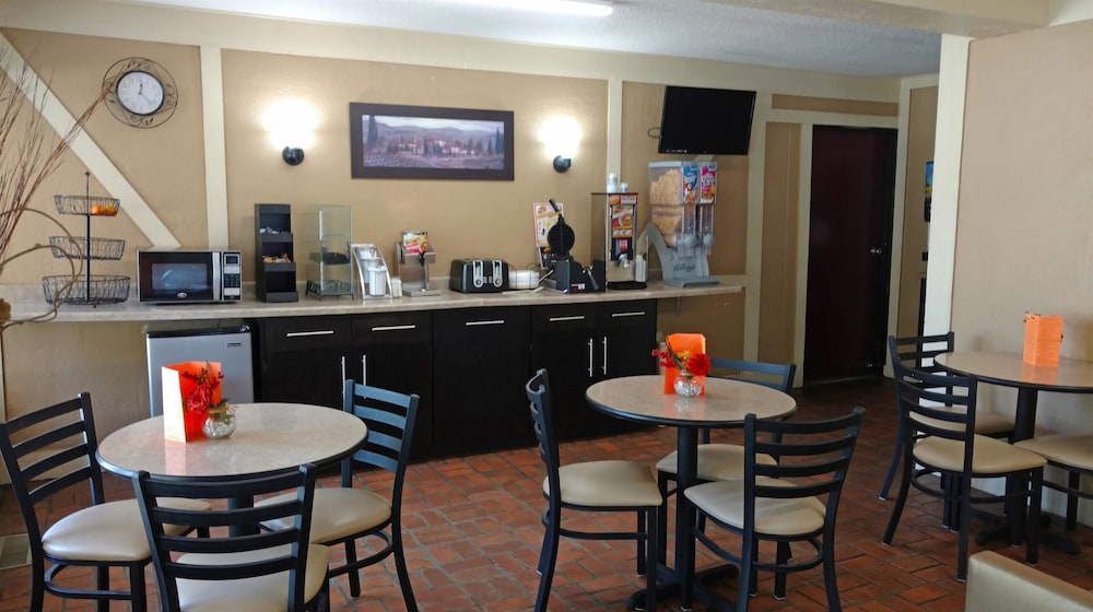 Americas Best Value Inn Webster City 43/53