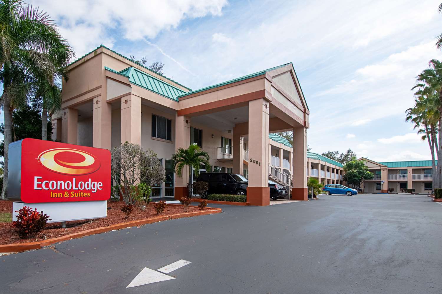 Econo Lodge Inn & Suites Clearwater Central 2/26