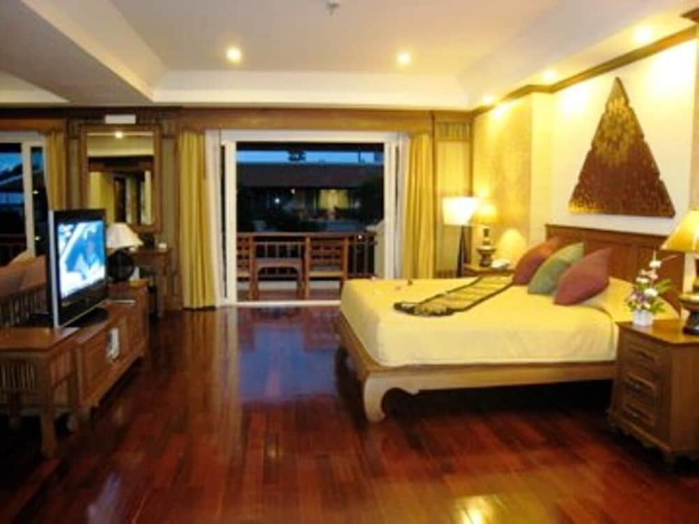 Avalon Beach Resort 36/74