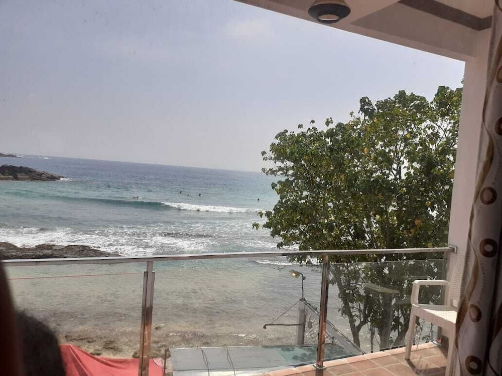 Coral Beach Hotel 16/23