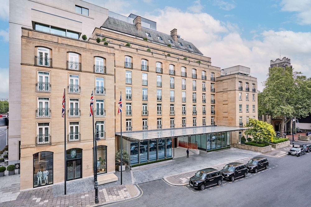 THE BERKELEY HOTEL 61/73