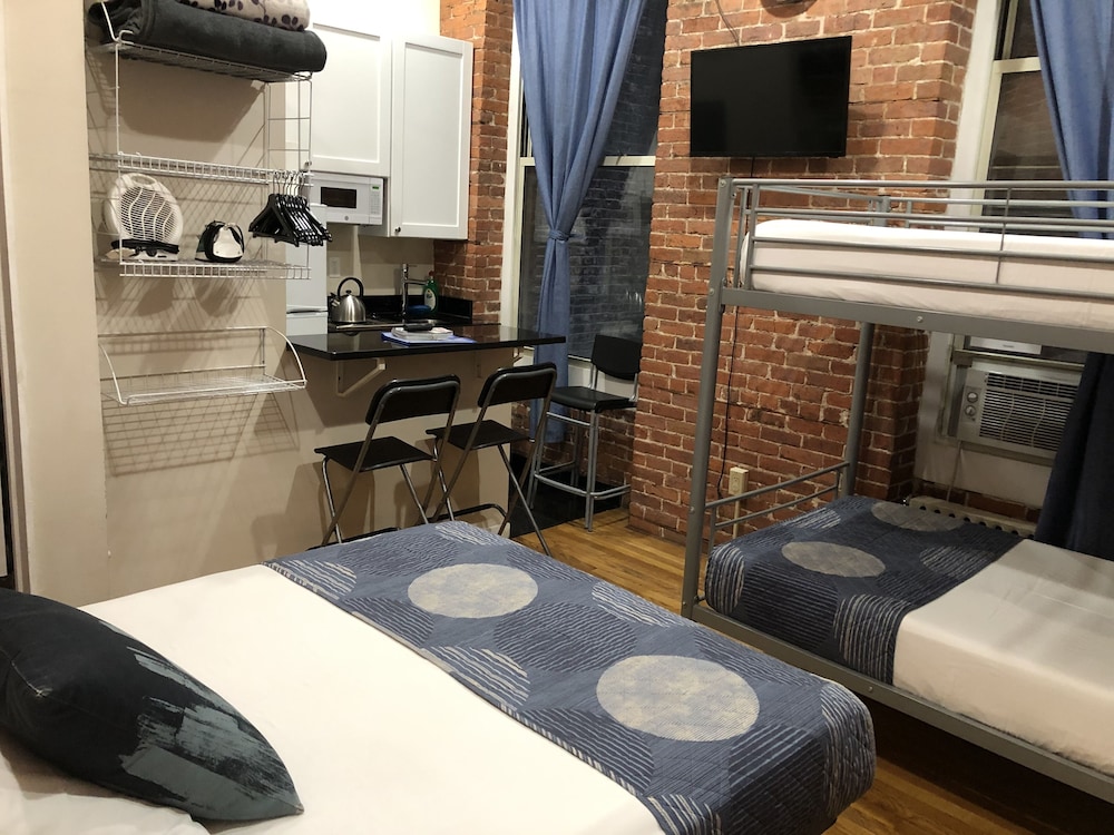 Studios Midtown Manhattan 37/50