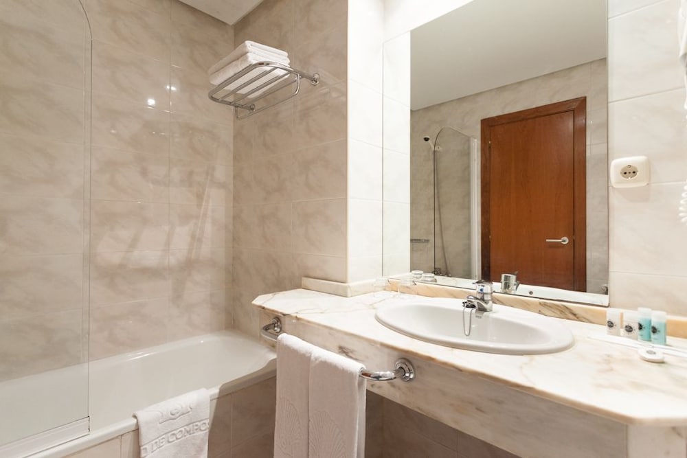 Ciudad de Compostela Hotel 21/22